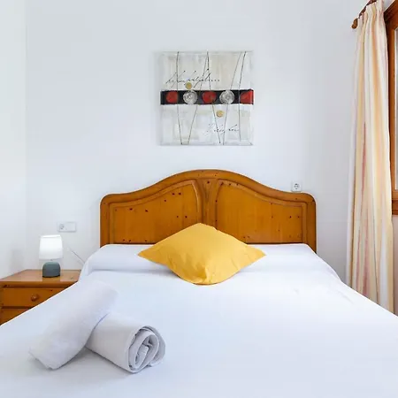 Yourhouse Ca Na Maria בית נופש